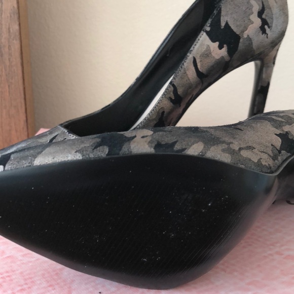 Shoes - Picture 3 of 3